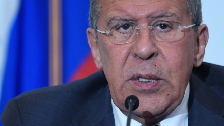 Lavrov, da Macron 'campagna antirussa'