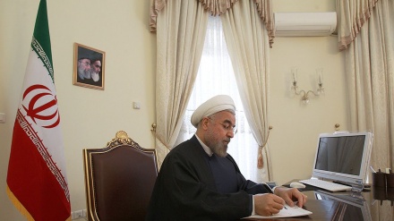 Rouhani felicita o 25º aniversário das relações  entre o Irã e Quirguistão