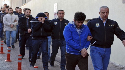 Türkiye'de onlarca kişi hakkında daha gözaltı kararı verildi