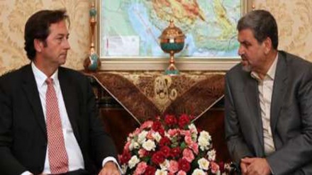 İran ile bölge ülkeleri arasında demokrasi'de temel farklılıklar var