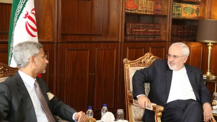 Zarif sublinha a remoção de obstáculos no caminho da cooperação bancária entre Irã e Índia