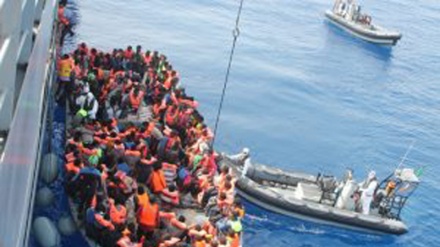 Italia - oltre 2.000 migranti sbarcano tra Calabria e Puglia
