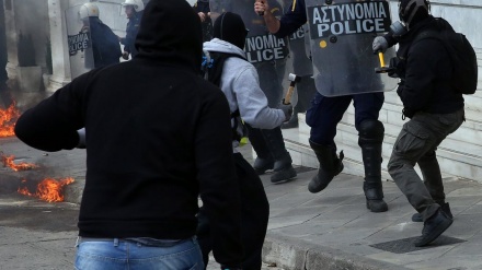 Grécia: Manifestação anti-austeridade em Atenas termina em confrontos