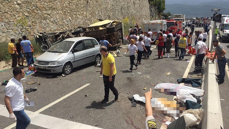 Marmaris'te tur midibüsü devrildi: 24 ölü, 10 yaralı