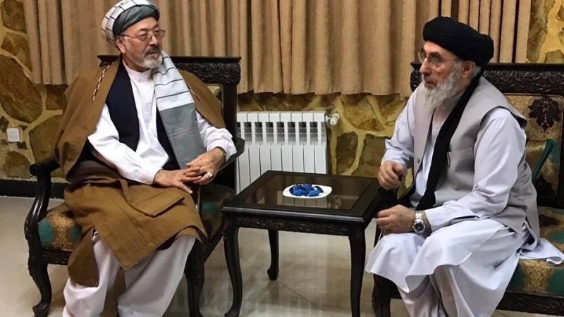 دیدار رهبر حزب اسلامی افغانستان با کریم خلیلی و کرزی