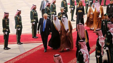 Donald Trump Suudi Arabistan'da! Kral Selman böyle karşıladı