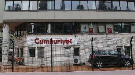Cumhuriyet gazetesi yöneticilerinden Oğuz Güven gözaltına alındı