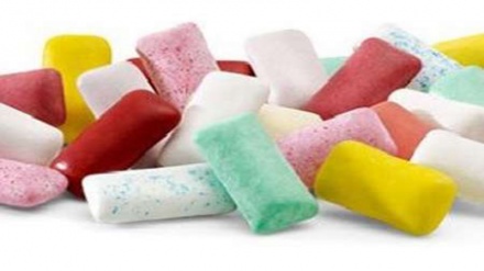 イランの薬学研究者がめまい治療ガムを開発