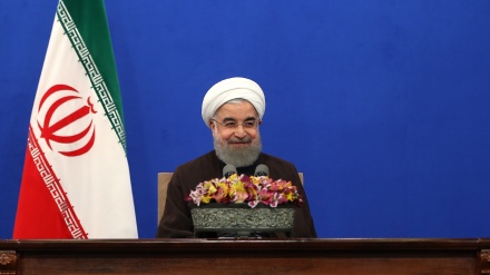 Presidenti iranian sot pasdite mbanë një konferencë për shtyp