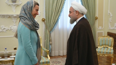 Iran: Mogherini si congratula con Rohani: lavorare per attuazione Jcpoa
