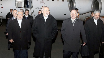 Außenminister Zarif in Pakistan eingetroffen