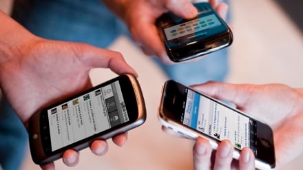 Prancis Melarang Penggunaan Ponsel; Sekolah Tempat Belajar