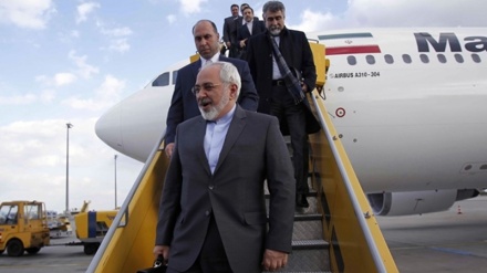 Zarif kthehet nga Pakistani në Teheran