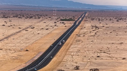 Terör rejimi İsrail, Batı Yaka'yı bölüyor  