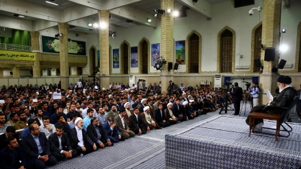 Aiatolá Khamenei: ataques terroristas não podem minar o compromisso e a vontade do Irã