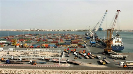 Qatar launches new shipping services to Oman amid diplomatic row