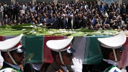 Իրանում վերջին հրաժեշտը տվեցին ահաբեկչական հարձակումների նահատակներին