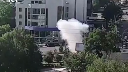 Киевда бомба ўрнатилган автомобилнинг портлашидан олинган лаҳзалар.(ВИДЕО)