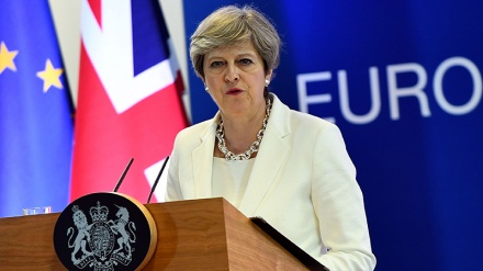 Theresa May izašla uzdignute glave nakon prvog testa u parlamentu