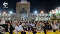 Tadarus Al-Quran di Makam Imam Ridha as Kota Mashad