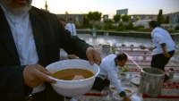 Buka Bersama di Komplek Makam Imam Ridha as di Mashhad