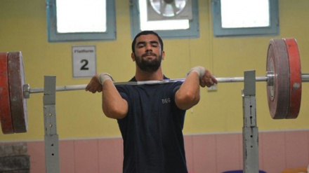 Natjecanje u dizanju tegova za seniore u Japanu