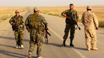 अमरीका, सीरिया और इराक़ की सीमा पर आतंकियों का समर्थन कर रहा हैः इराक़ी कमान्डर