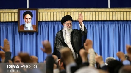 İ dastə ali məktəbon ostadon de Yolə Rəhbəri vindemon