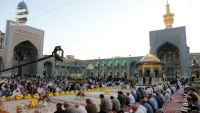 Tadarus Al-Quran di Makam Imam Ridha as Kota Mashad