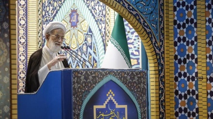 “Monarquia saudita está servindo EUA e acabará se destruindo” 