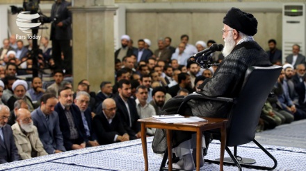 Líder se reuniu com um grupo de academicos 
