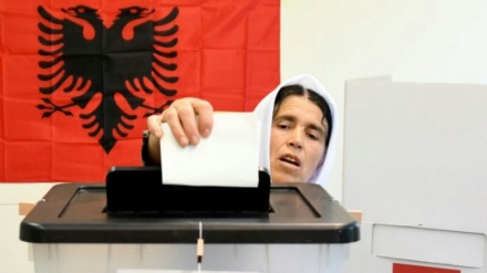 Albania: presidente Meta parla di brogli e non riconosce validità amministrative 