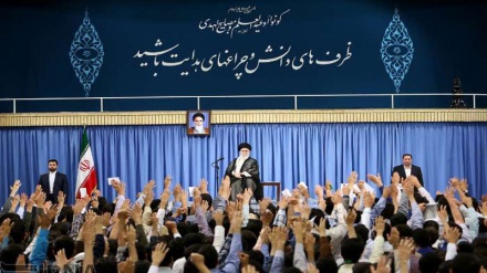 ایران درآیینه هفته