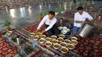 Buka Bersama di Komplek Makam Imam Ridha as di Mashhad