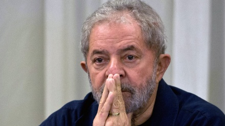 Juiz autoriza arresto de casas, carros e milhares de euros a Lula