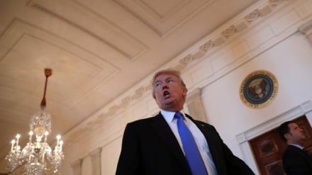 Usa: Trump dopo no revoca Obamacare, senatori tradiscono gli americani