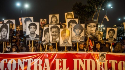 Milhares de pessoas se manifestam em Lima contra indulto a Fujimori