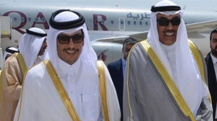 क़तरी विदेश मंत्री 4 देशों की मांगों का जवाब देने कुवैत पहुंचे, कुवैती शासक को जवाब सौंपा