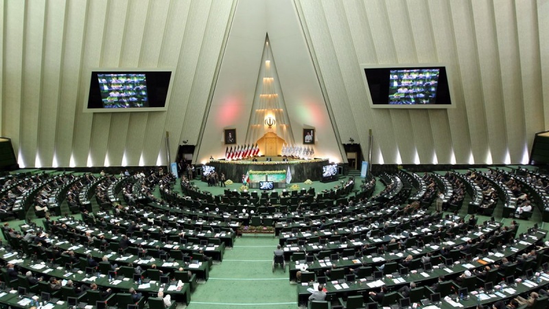 Parlamento do Irã contraria a decisão do Senado dos EUA