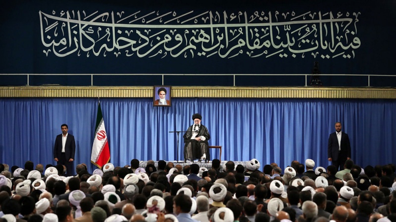 (FOTO) Guida Suprema riceve i responsabili dell'hajj