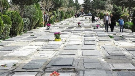 A Mosul sono costretti a seppellire i morti in cimitero abbandonato