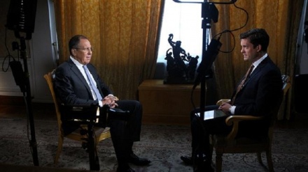 Lavrov: Amerika po trajnon terroristët në Siri