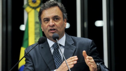 Aécio Neves retorna ao Senado e discursa reafirmando que é inocente