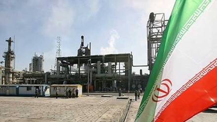 Iran, previsti diversi contratti nel settore petrolchimico