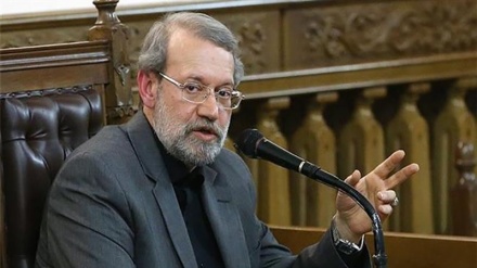 Larijani :O Irã responderá às sanções dos EUA por etapas 