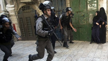 Pelo menos vinte palestinos foram feridos em confronto com as forças israelenses.