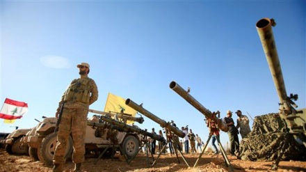 Militantes prestes a sair da região fronteiriça do Líbano-Síria