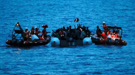 نجات هفتصد مهاجر در دریای مدیترانه 