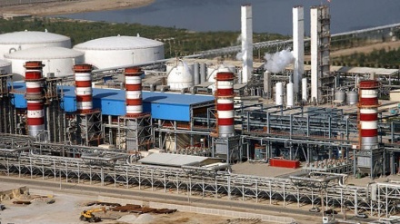 イラン南部・スィーラーフ製油所に関する契約が、日本と韓国の企業の間で締結