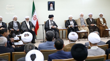 伊斯兰革命领袖对伊朗司法机构从法律方面介入国际问题做出强调